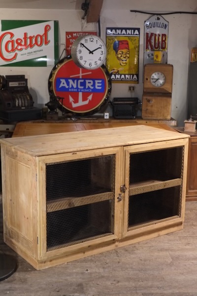 meuble de metier ancien de magasin ideal en ilot central de cuisine